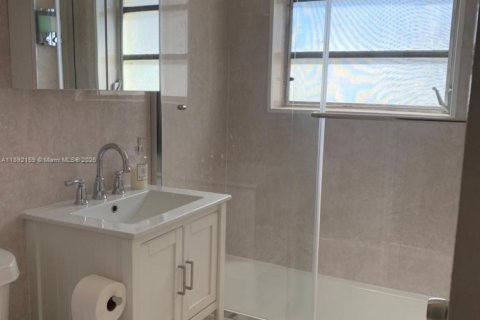 Appartement à louer à Miami Beach, Floride: 2 chambres, 69.68 m2 № 1946504 - photo 9