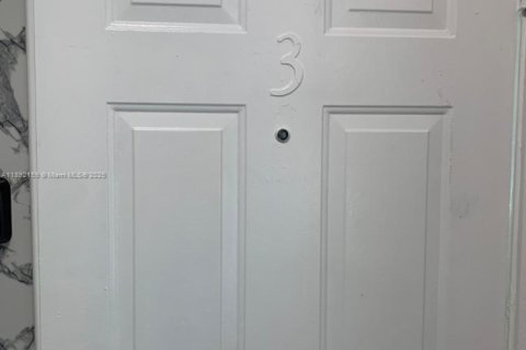 Appartement à louer à Miami Beach, Floride: 2 chambres, 69.68 m2 № 1946504 - photo 4