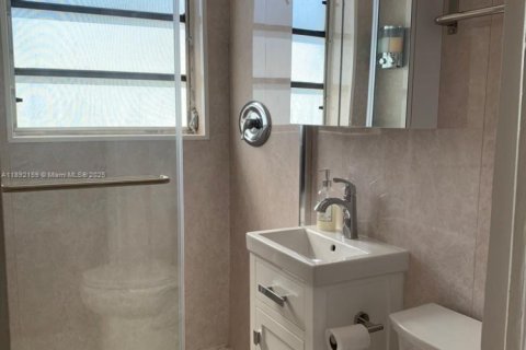 Appartement à louer à Miami Beach, Floride: 2 chambres, 69.68 m2 № 1946504 - photo 6