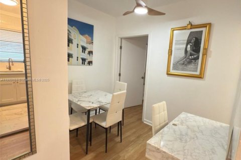 Appartement à louer à Miami Beach, Floride: 2 chambres, 69.68 m2 № 1946504 - photo 19