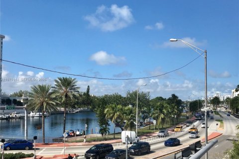 Condo in Miami Beach, Florida, 1 bedroom  № 2044751