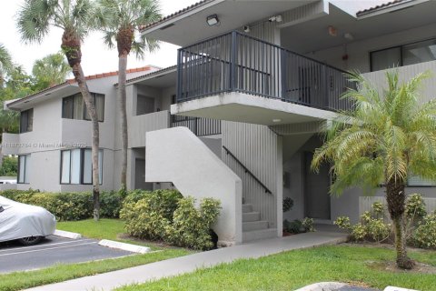 Condominio en alquiler en Coral Springs, Florida, 3 dormitorios, 106.84 m2 № 1927277 - foto 1