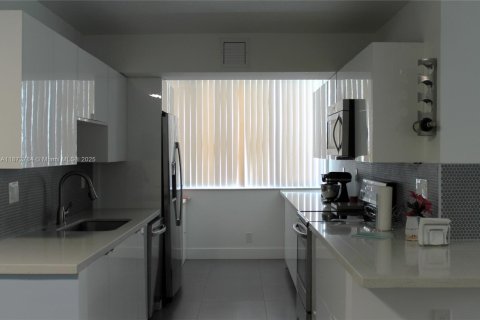 Condominio en alquiler en Coral Springs, Florida, 3 dormitorios, 106.84 m2 № 1927277 - foto 10