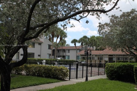 Condominio en alquiler en Coral Springs, Florida, 3 dormitorios, 106.84 m2 № 1927277 - foto 3