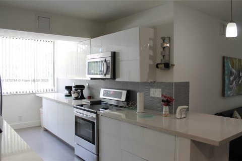 Condominio en alquiler en Coral Springs, Florida, 3 dormitorios, 106.84 m2 № 1927277 - foto 6