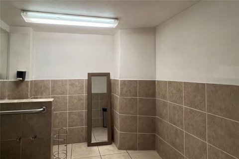 Propiedad comercial en alquiler en Tavares, Florida, 111.48 m2 № 1884215 - foto 7