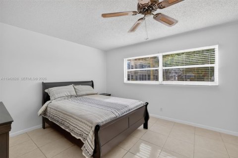 Condo in Lauderdale Lakes, Florida, 2 bedrooms  № 2060203 - photo 15