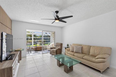 Condo in Lauderdale Lakes, Florida, 2 bedrooms  № 2060203 - photo 6