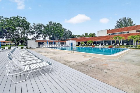 Condo in Stuart, Florida, 2 bedrooms № 2083512 - photo 30