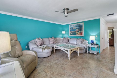 Condo in Stuart, Florida, 2 bedrooms № 2083512 - photo 5