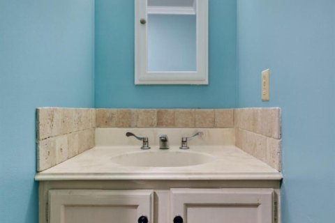 Condo in Stuart, Florida, 2 bedrooms № 2083512 - photo 17