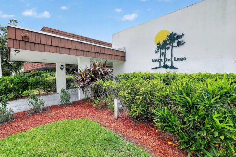Condo in Stuart, Florida, 2 bedrooms № 2083512 - photo 26