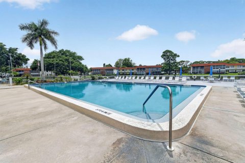 Condo in Stuart, Florida, 2 bedrooms № 2083512 - photo 28