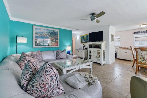 Condo in Stuart, Florida, 2 bedrooms № 2083512 - photo 4
