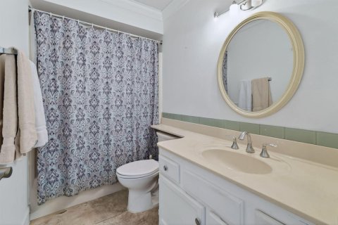 Condo in Stuart, Florida, 2 bedrooms № 2083512 - photo 23