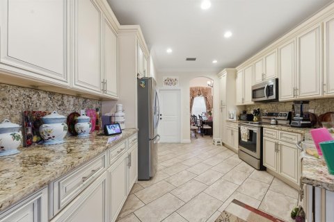 Villa ou maison à vendre à Port St. Lucie, Floride: 4 chambres, 201.41 m2 № 2245554 - photo 11