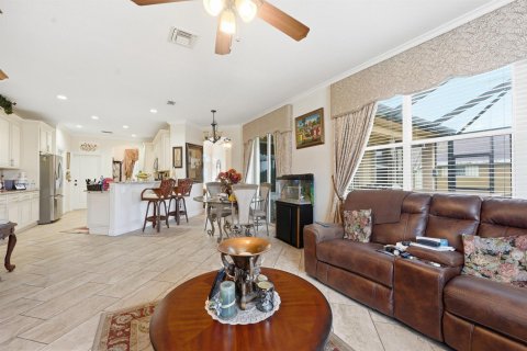 Villa ou maison à vendre à Port St. Lucie, Floride: 4 chambres, 201.41 m2 № 2245554 - photo 9