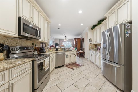 Villa ou maison à vendre à Port St. Lucie, Floride: 4 chambres, 201.41 m2 № 2245554 - photo 12