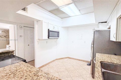 Condominio en venta en Miami, Florida, 1 dormitorio, 74.41 m2 № 1944622 - foto 5