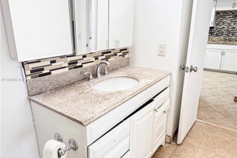 Condominio en venta en Miami, Florida, 1 dormitorio, 74.41 m2 № 1944622 - foto 12