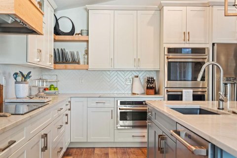 Купить виллу или дом в Аполло-Бич, Флорида 9 комнат, 268.67м2, № 1746382 - фото 21