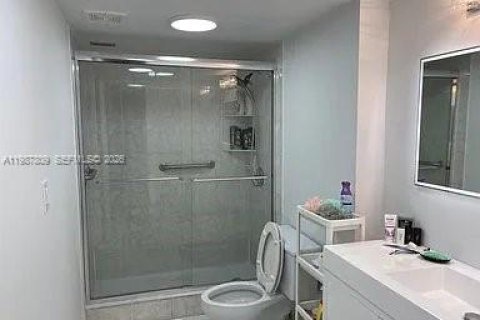 Condominio en venta en Hallandale Beach, Florida, 1 dormitorio, 92.9 m2 № 2048789 - foto 11