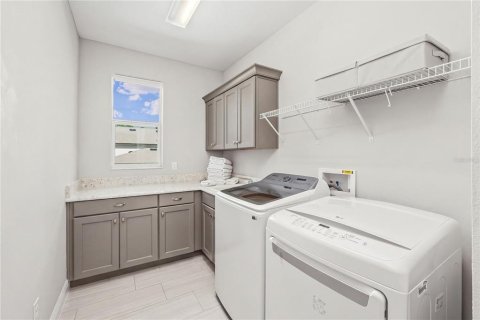 House in Odessa, Florida 5 bedrooms, 329.8 sq.m. № 2396232 - photo 26