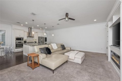 House in Odessa, Florida 5 bedrooms, 329.8 sq.m. № 2396232 - photo 4