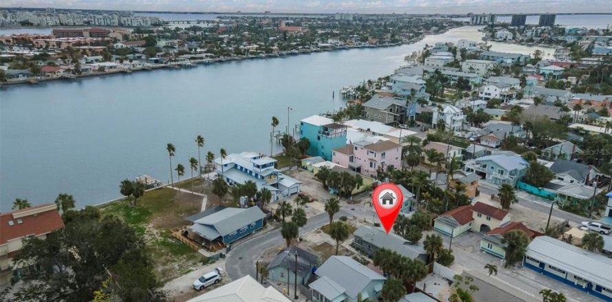 Villa ou maison à Treasure Island, Floride 2 chambres, 75.07 m2 № 1533971