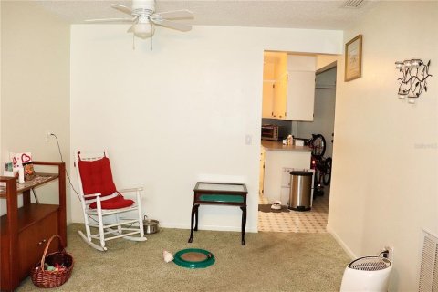 Condo in Pinellas Park, Florida, 1 bedroom  № 2239937 - photo 5