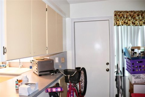 Condo in Pinellas Park, Florida, 1 bedroom  № 2239937 - photo 7