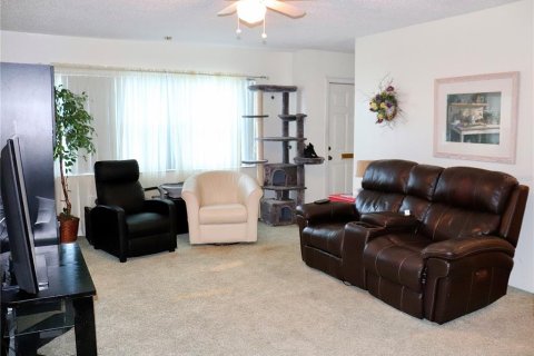 Condo in Pinellas Park, Florida, 1 bedroom  № 2239937 - photo 8