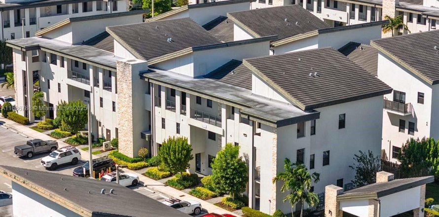 Condo à Doral, Floride, 3 chambres № 1933509
