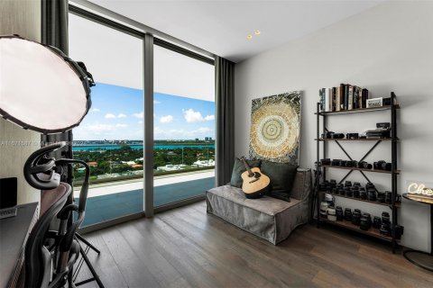Condo in Bal Harbour, Florida, 3 bedrooms  № 1392029 - photo 17