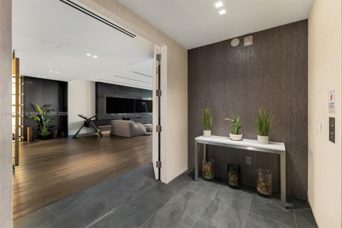 Condo in Bal Harbour, Florida, 3 bedrooms  № 1392029 - photo 23