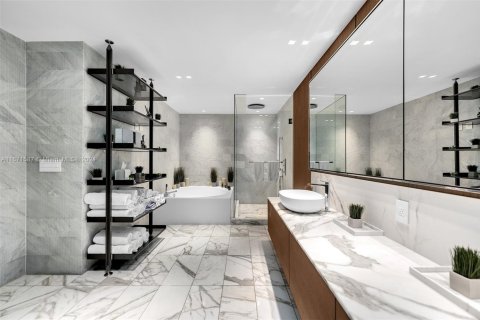 Condo in Bal Harbour, Florida, 3 bedrooms  № 1392029 - photo 13
