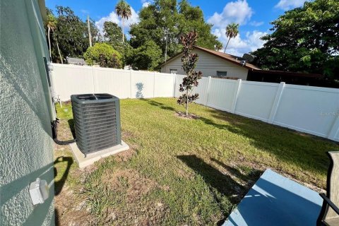 Townhouse in Port Richey, Florida 4 bedrooms, 288.37 sq.m. № 1894444 - photo 22