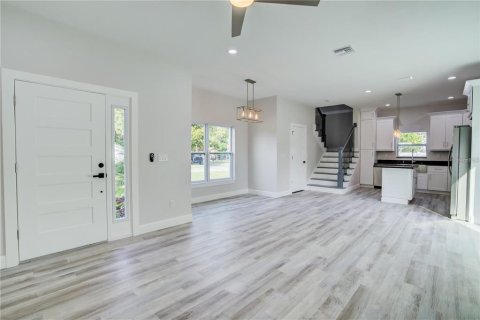 Townhouse in Port Richey, Florida 4 bedrooms, 288.37 sq.m. № 1894444 - photo 7
