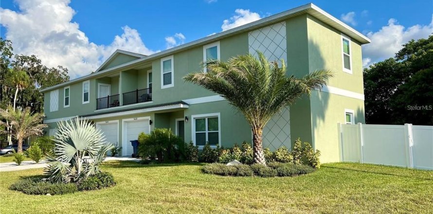 Townhouse in Port Richey, Florida 4 bedrooms, 288.37 sq.m. № 1894444