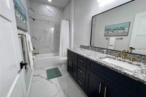 Townhouse in Port Richey, Florida 4 bedrooms, 288.37 sq.m. № 1894444 - photo 25