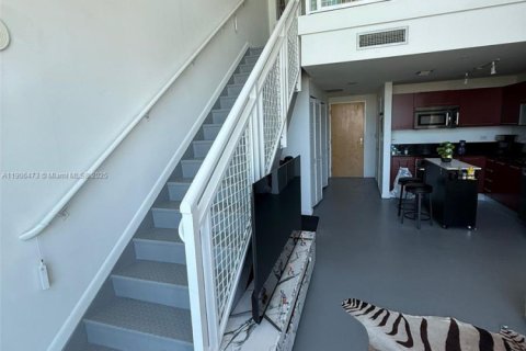Condominio en venta en Miami, Florida, 1 dormitorio, 90.86 m2 № 2012364 - foto 14