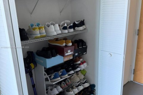 Condominio en venta en Miami, Florida, 1 dormitorio, 90.86 m2 № 2012364 - foto 22