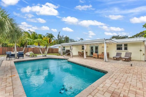 House in Englewood, Florida 3 bedrooms, 167.5 sq.m. № 2133615 - photo 4