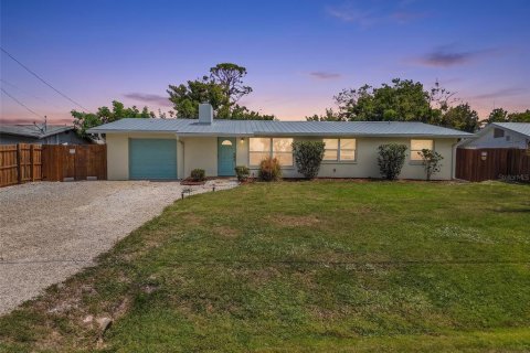 Casa en Englewood, Florida 3 dormitorios, 167.5 m2 № 2133615