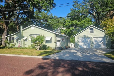 House in Orlando, Florida 2 bedrooms, 98.48 sq.m. № 1723455 - photo 1