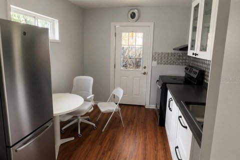 Duplex in Tampa, Florida 4 bedrooms, 120.4 sq.m. № 2103819 - photo 3