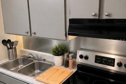 Duplex in Tampa, Florida 4 bedrooms, 120.4 sq.m. № 2103819 - photo 12