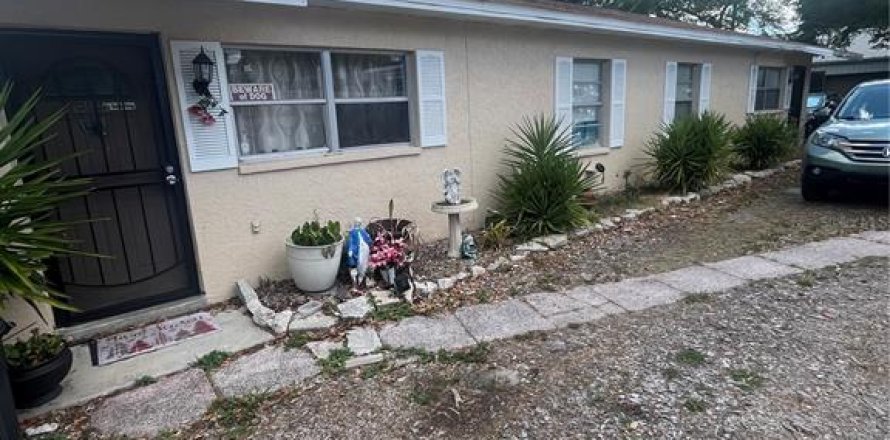 Duplex in Tampa, Florida 4 bedrooms, 120.4 sq.m. № 2103819
