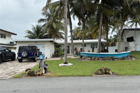 Villa ou maison à louer à Fort Lauderdale, Floride: 3 chambres, 113.53 m2 № 1957112 - photo 3
