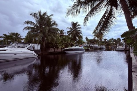 Villa ou maison à louer à Fort Lauderdale, Floride: 3 chambres, 113.53 m2 № 1957112 - photo 1